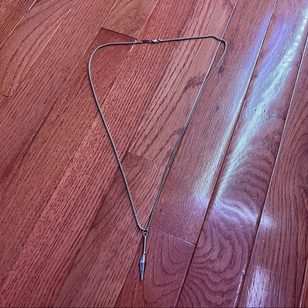 vitaly kunai necklace